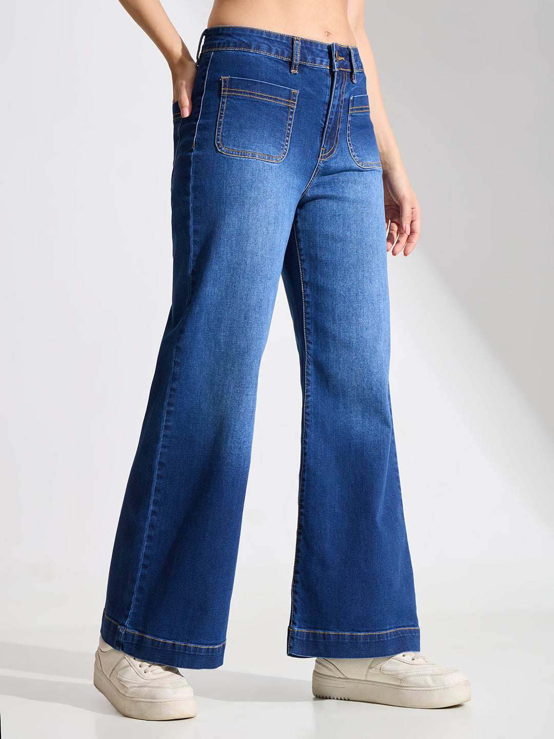 Angled Pockets Flare Fit Jeans
