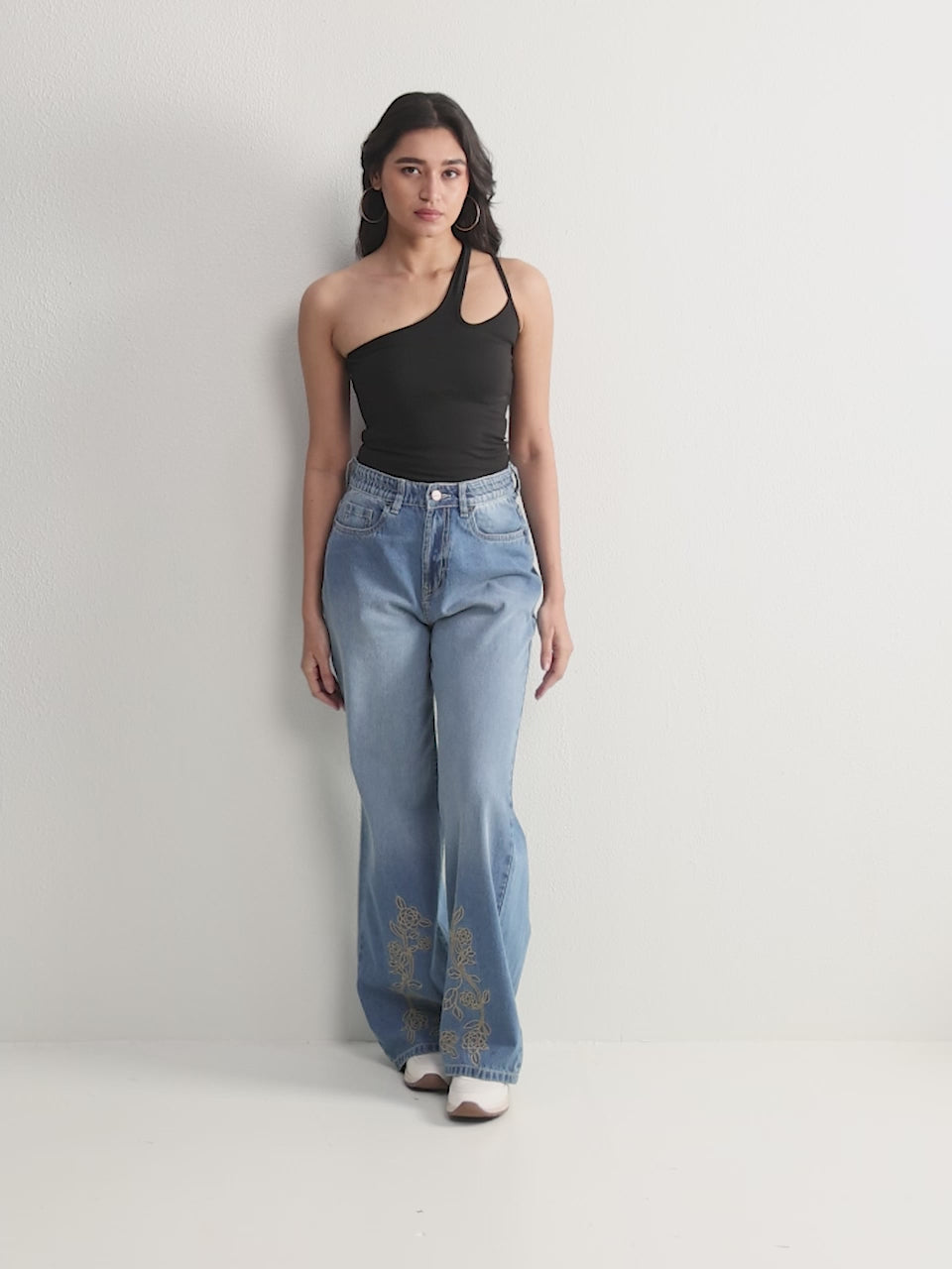 TARAMA High-Rise Floral Embroidered Wide-Leg Jeans